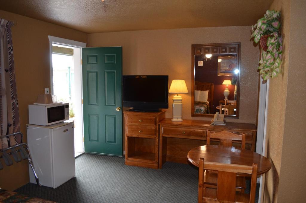 Classic Inn Motel Alamogordo Room photo